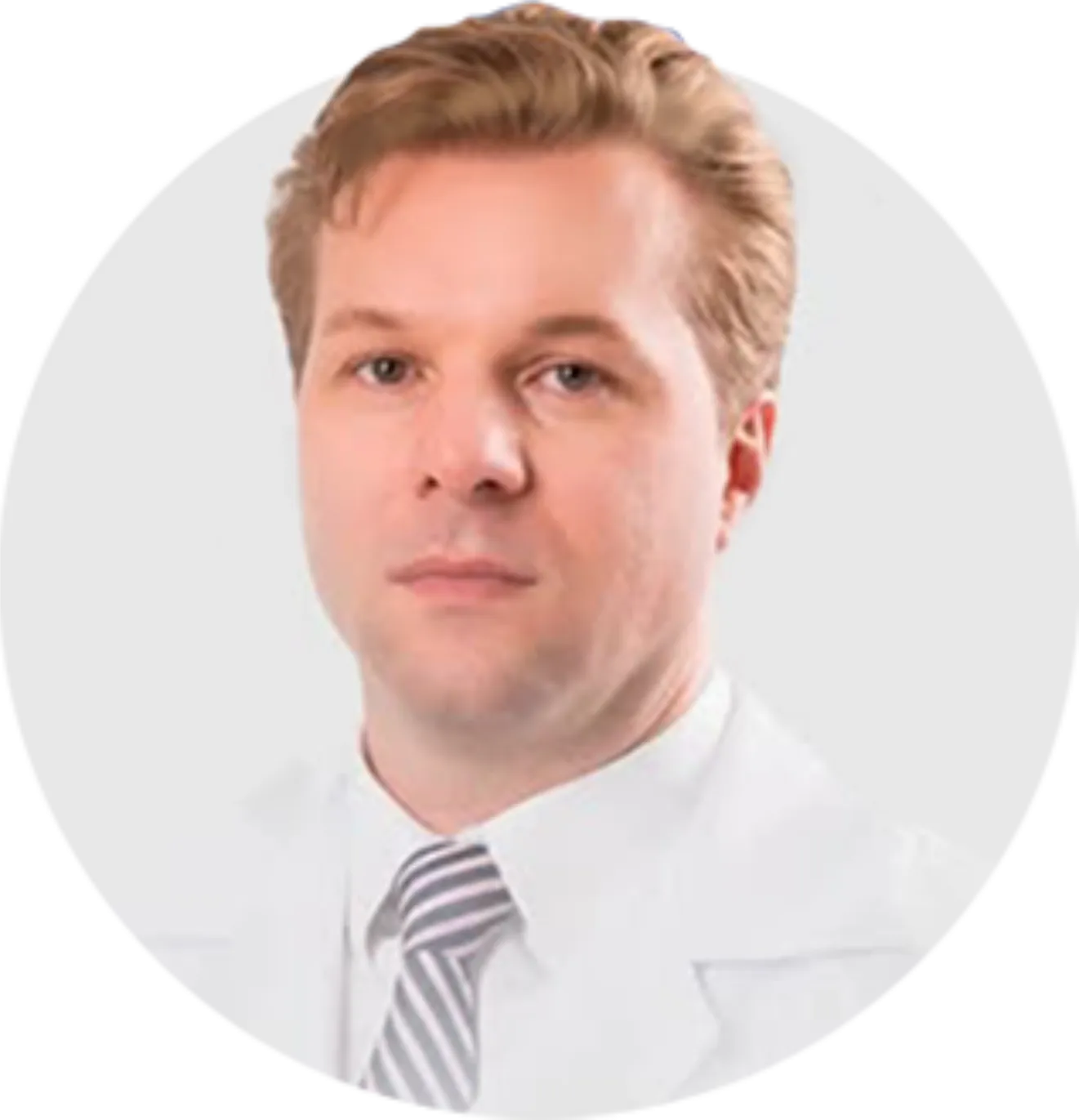 Dr. Junior Fermino Kuczmanski — Oftalmologista